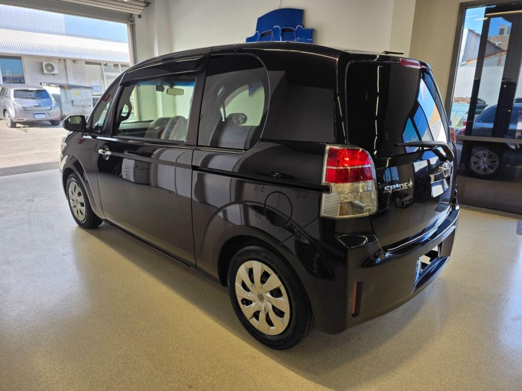 2015 TOYOTA Spade F