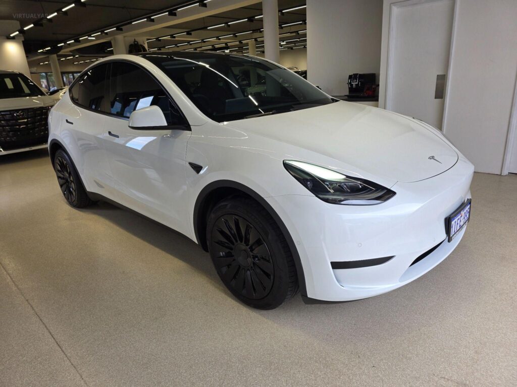 2023 TESLA MODEL Y REAR-WHEEL DRIVE MY23