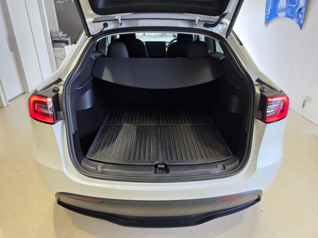 2023 TESLA MODEL Y REAR-WHEEL DRIVE MY23