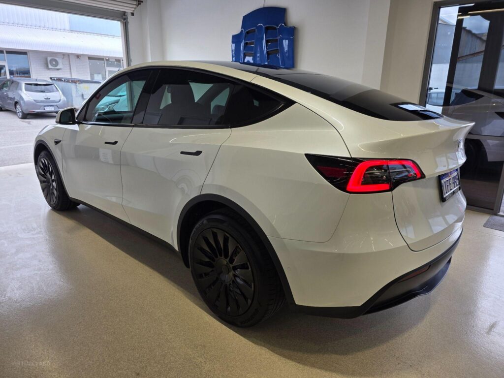 2023 TESLA MODEL Y REAR-WHEEL DRIVE MY23