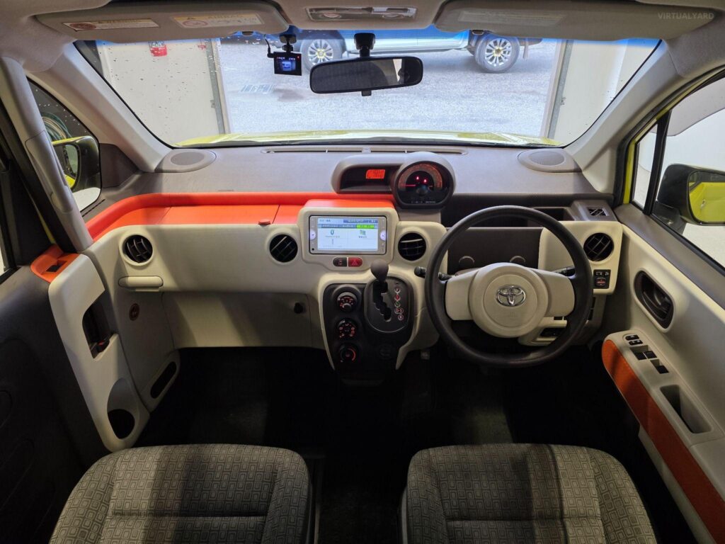 2013 TOYOTA Spade X