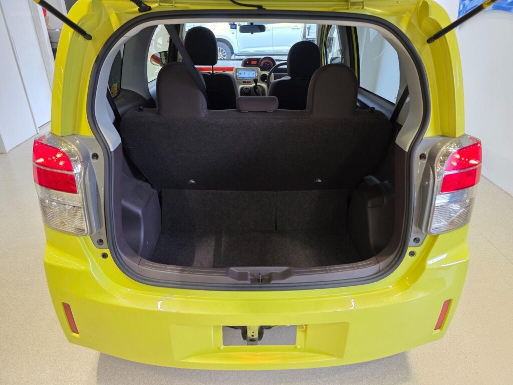 2013 TOYOTA Spade X