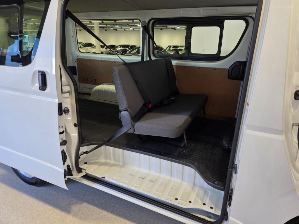 2015 TOYOTA HIACE DX TRH200
