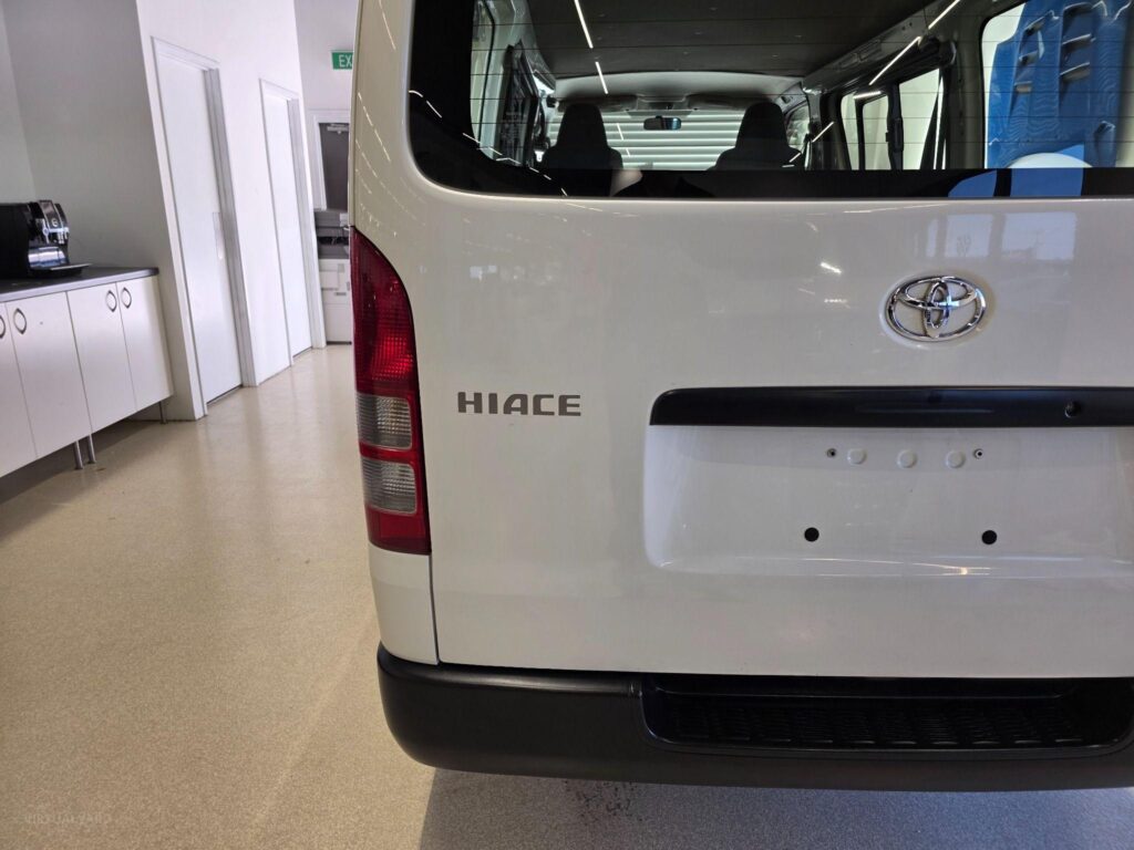 2015 TOYOTA HIACE DX TRH200