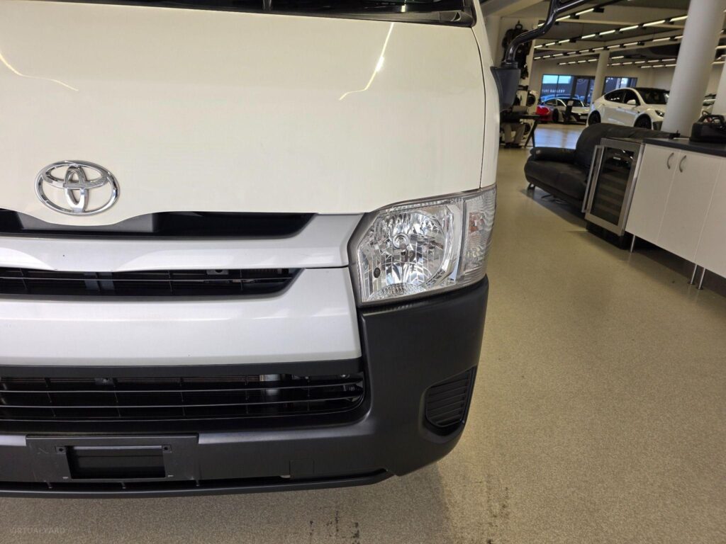2015 TOYOTA HIACE DX TRH200