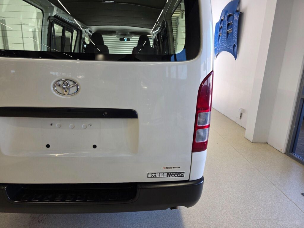 2015 TOYOTA HIACE DX TRH200