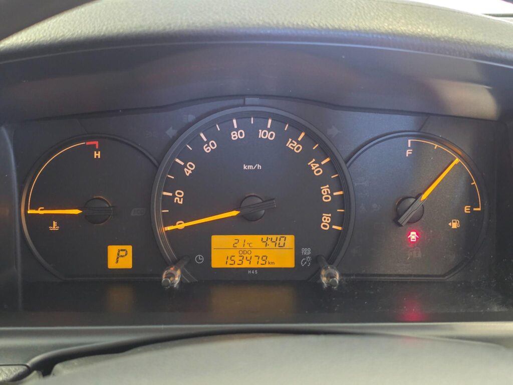 2015 TOYOTA HIACE DX TRH200