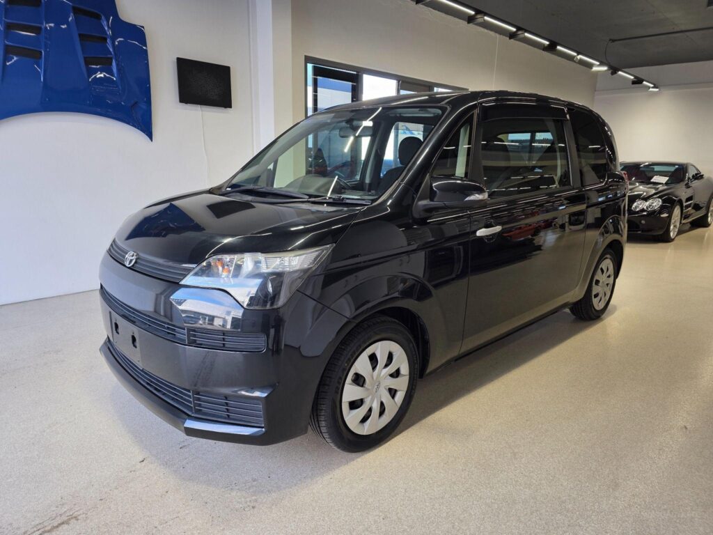 2015 Toyota Spade Y