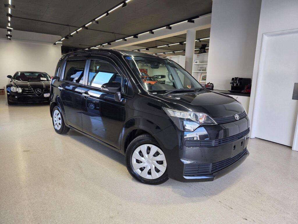 2015 Toyota Spade Y