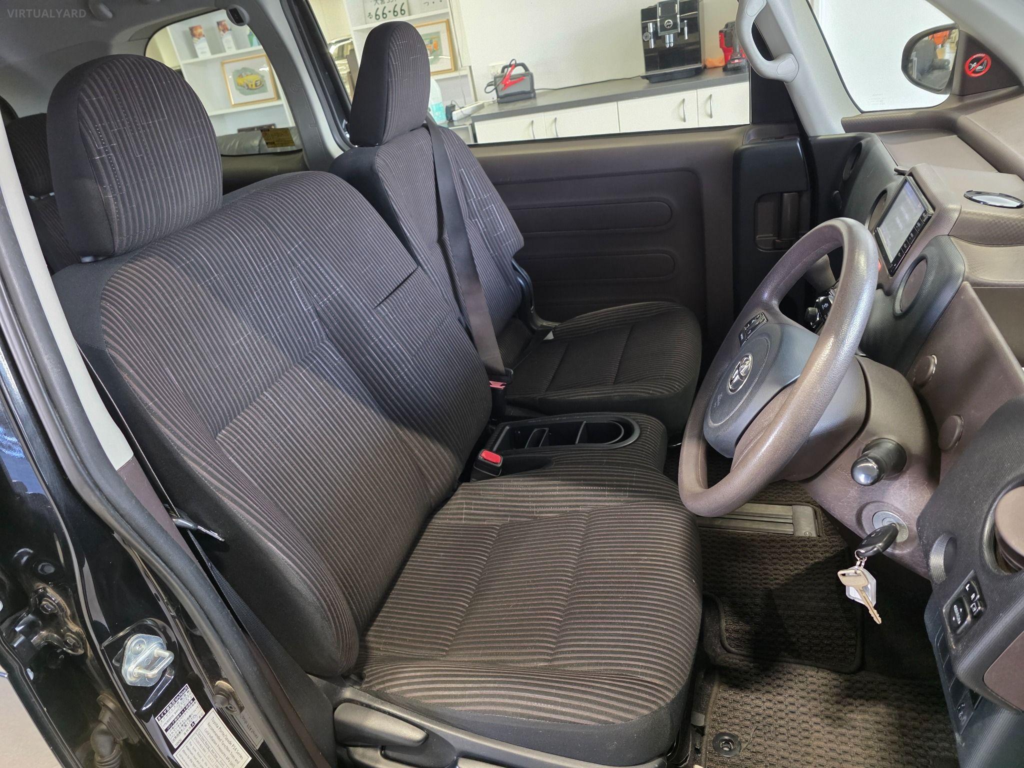 2015 Toyota Spade Y