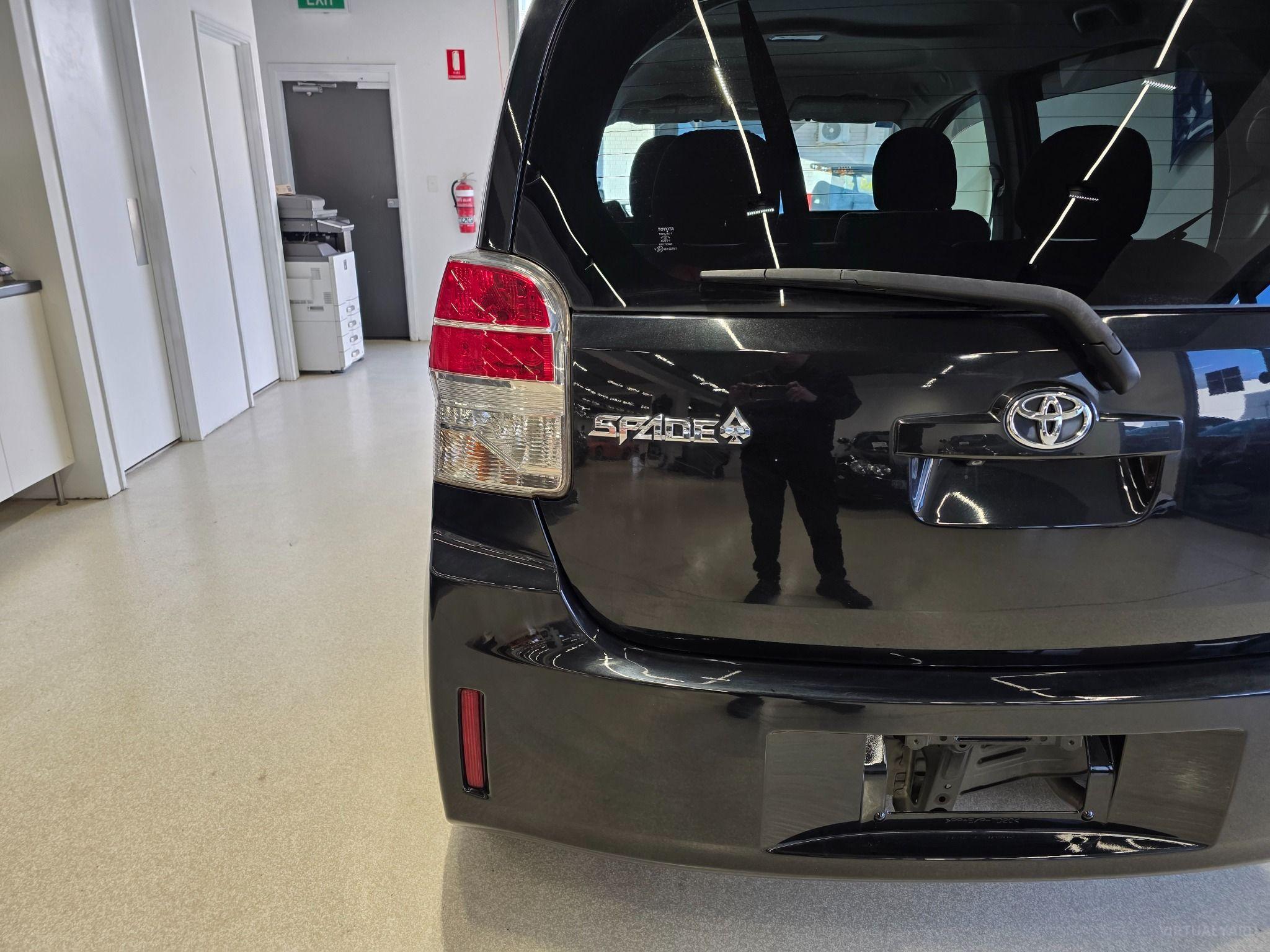 2015 Toyota Spade Y