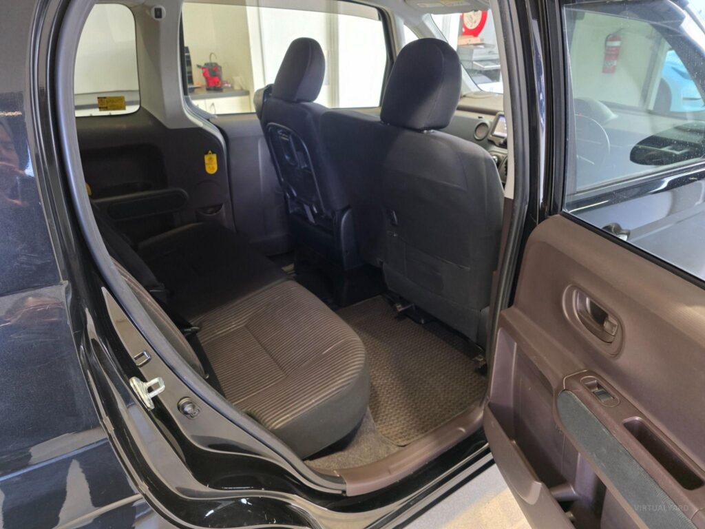 2015 Toyota Spade Y