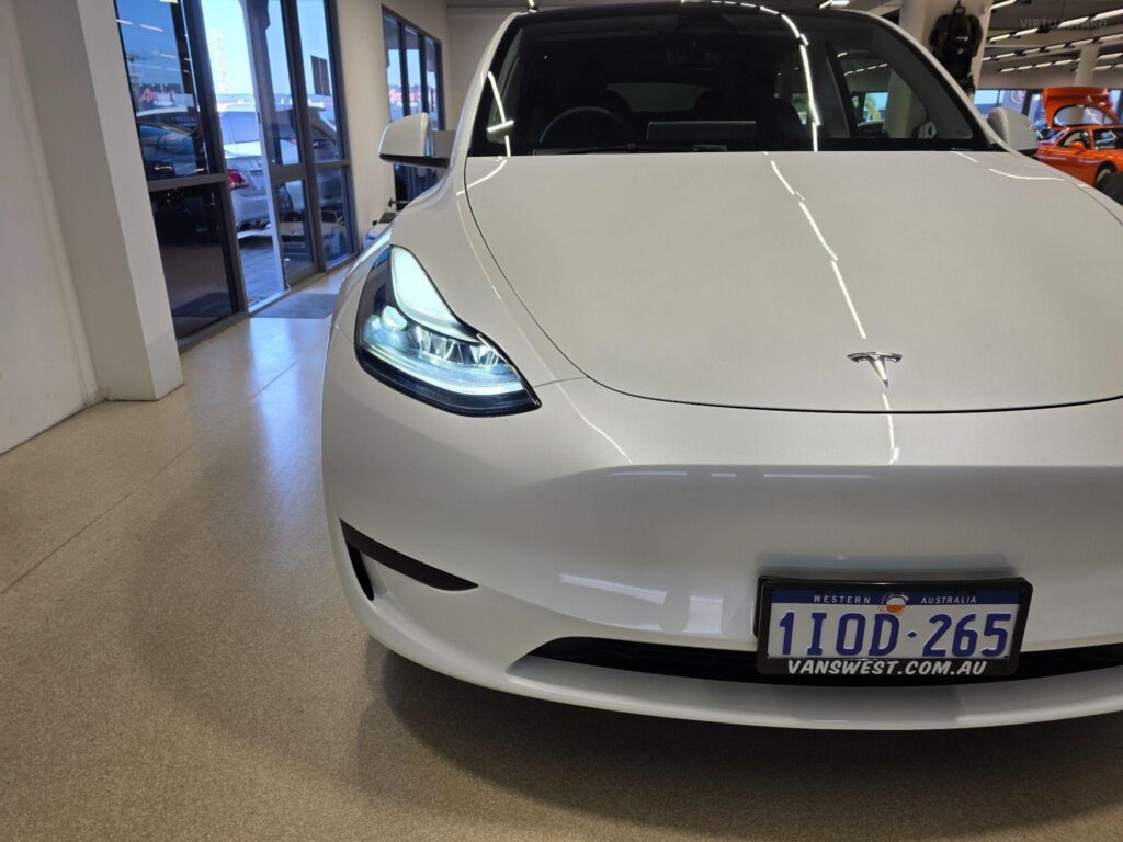 2025 Tesla Model Y REAR-WHEEL DRIVE MY25