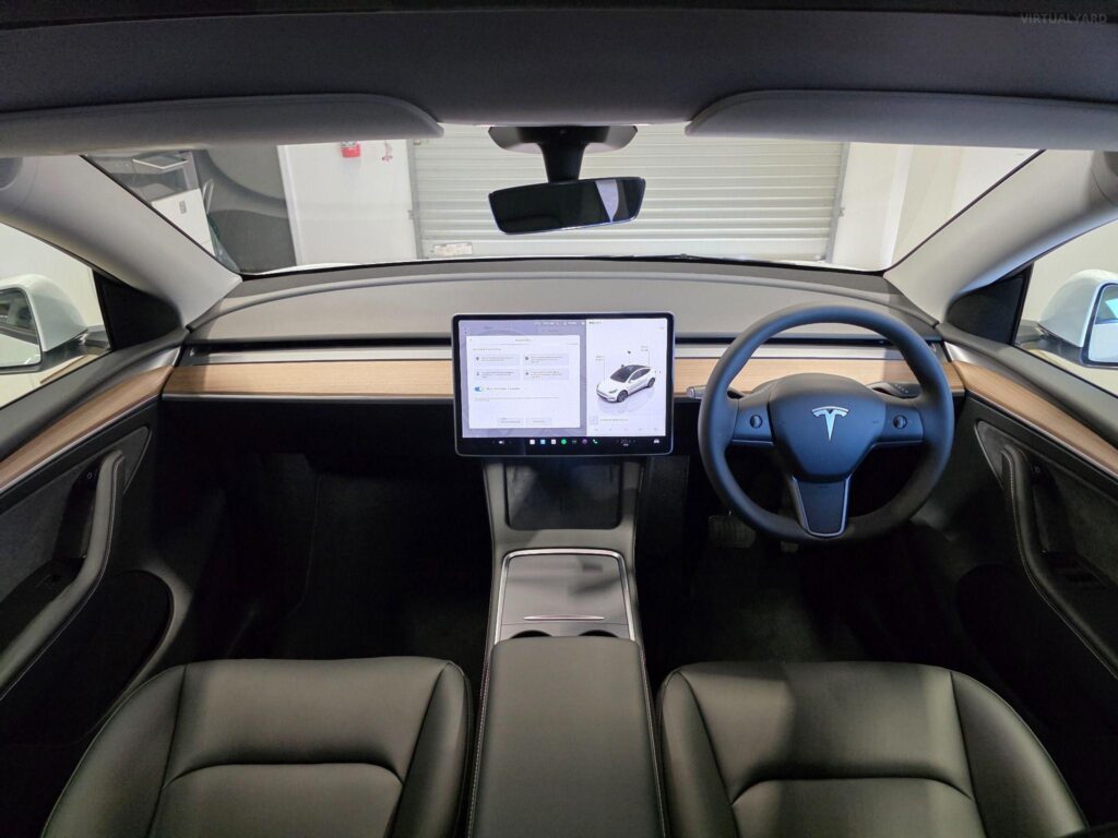 2025 Tesla Model Y REAR-WHEEL DRIVE MY25