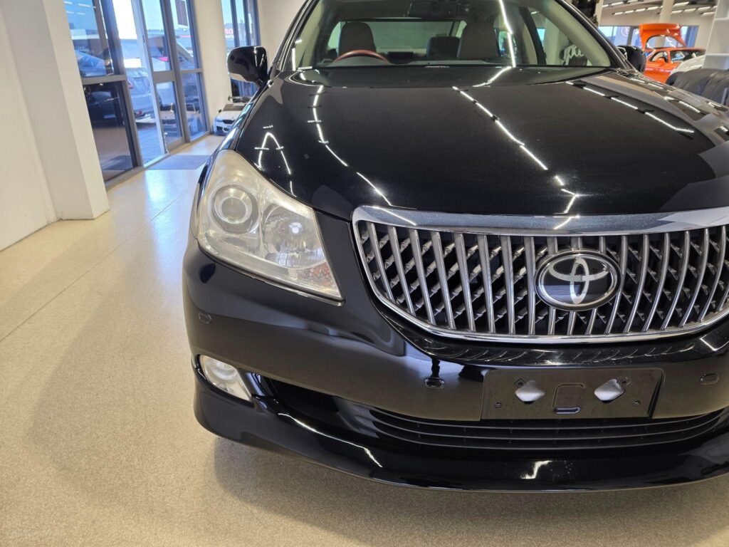 2009 Toyota Crown Majesta G Type F Package URS206