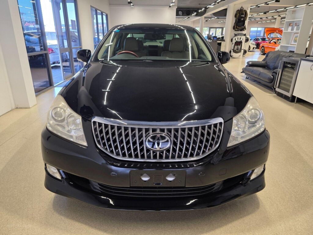 2009 Toyota Crown Majesta G Type F Package URS206