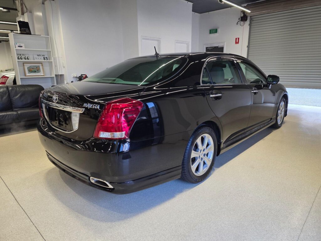 2009 Toyota Crown Majesta G Type F Package URS206