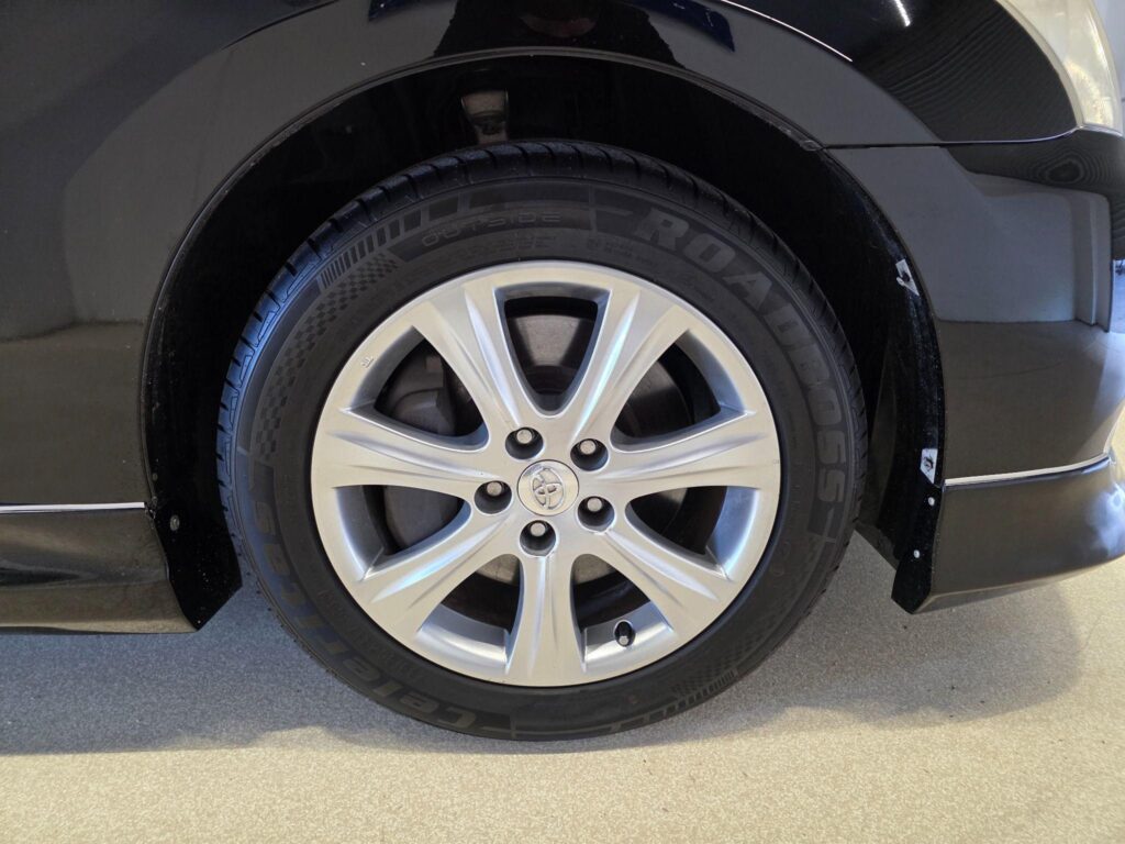 2009 Toyota Crown Majesta G Type F Package URS206