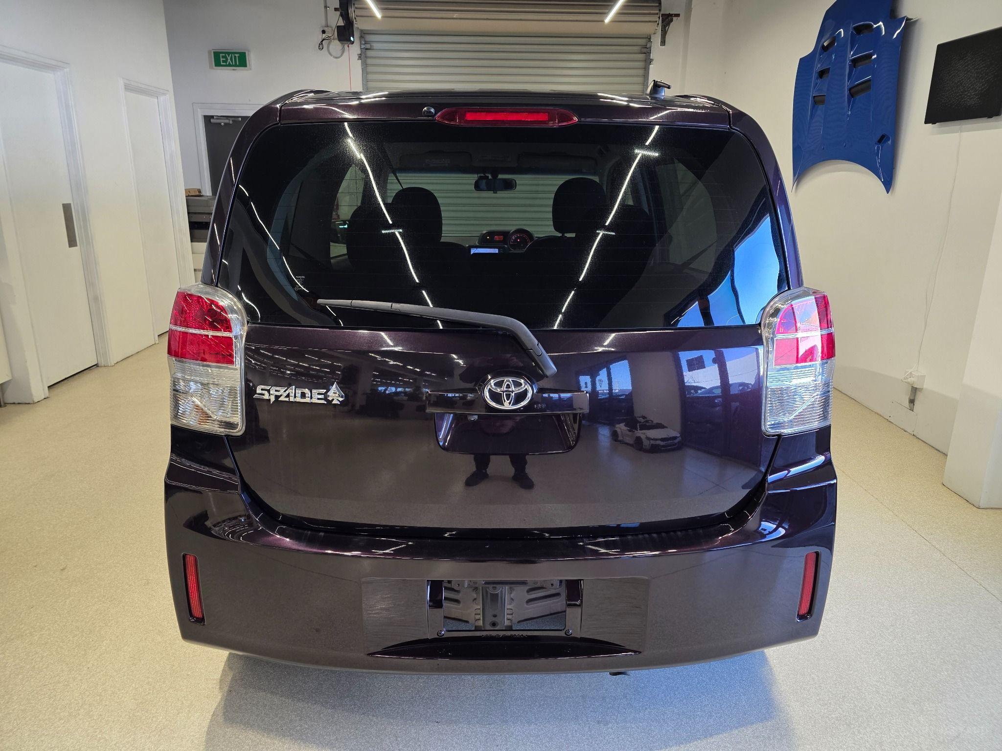 2015 Toyota Spade Y