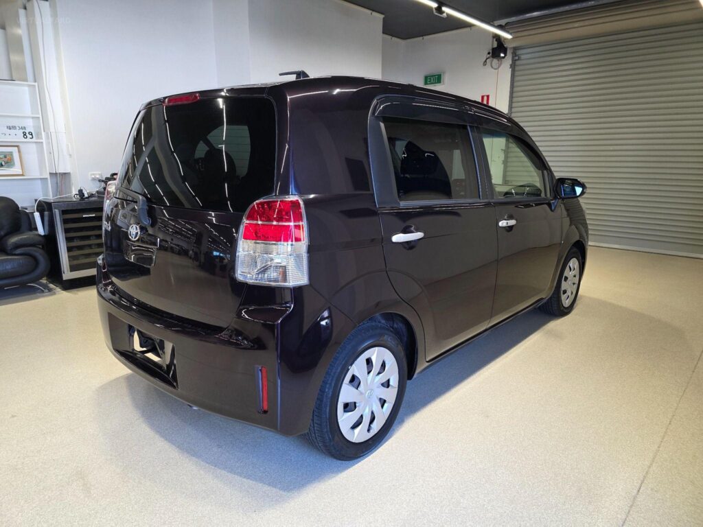 2015 Toyota Spade Y