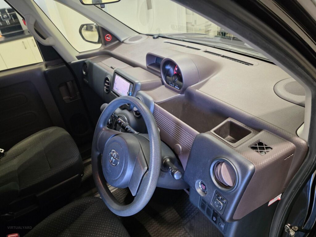 2015 Toyota Spade Y