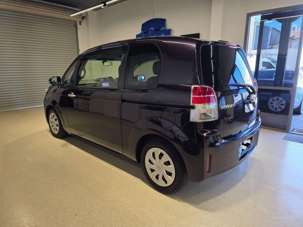 2015 Toyota Spade Y