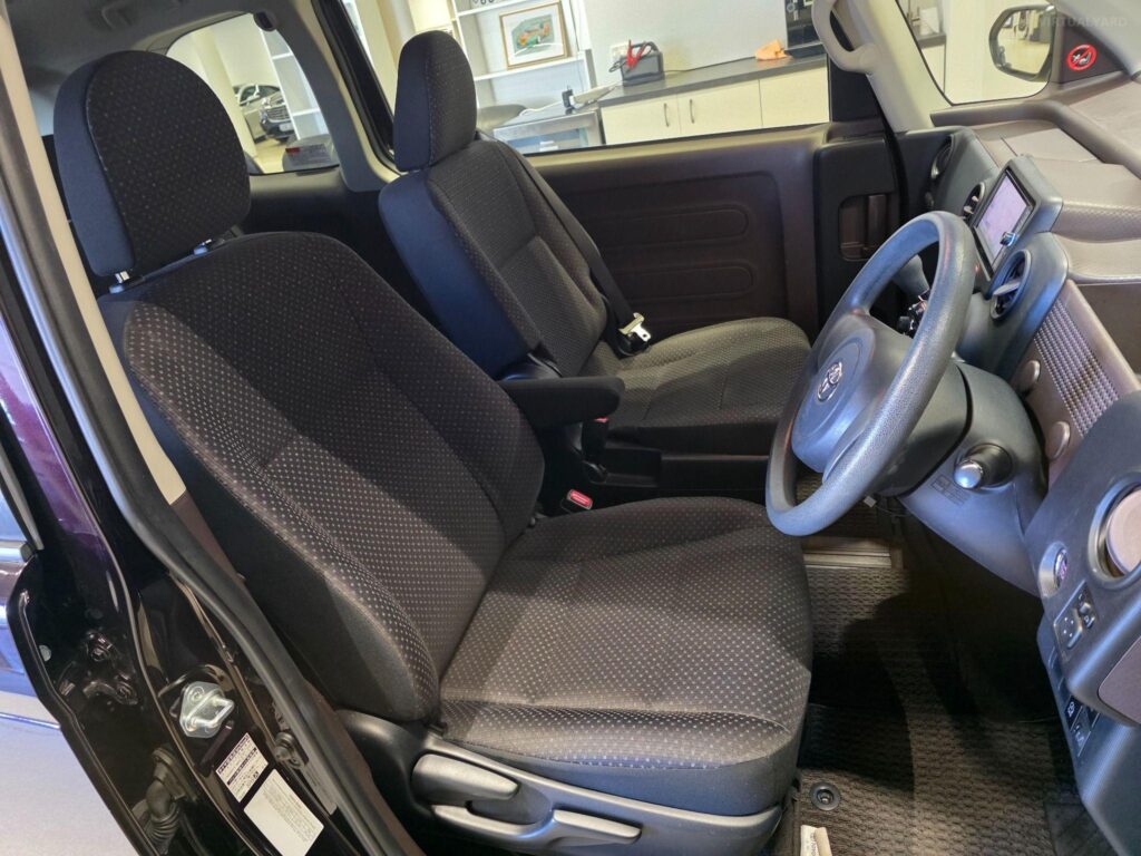 2015 Toyota Spade Y