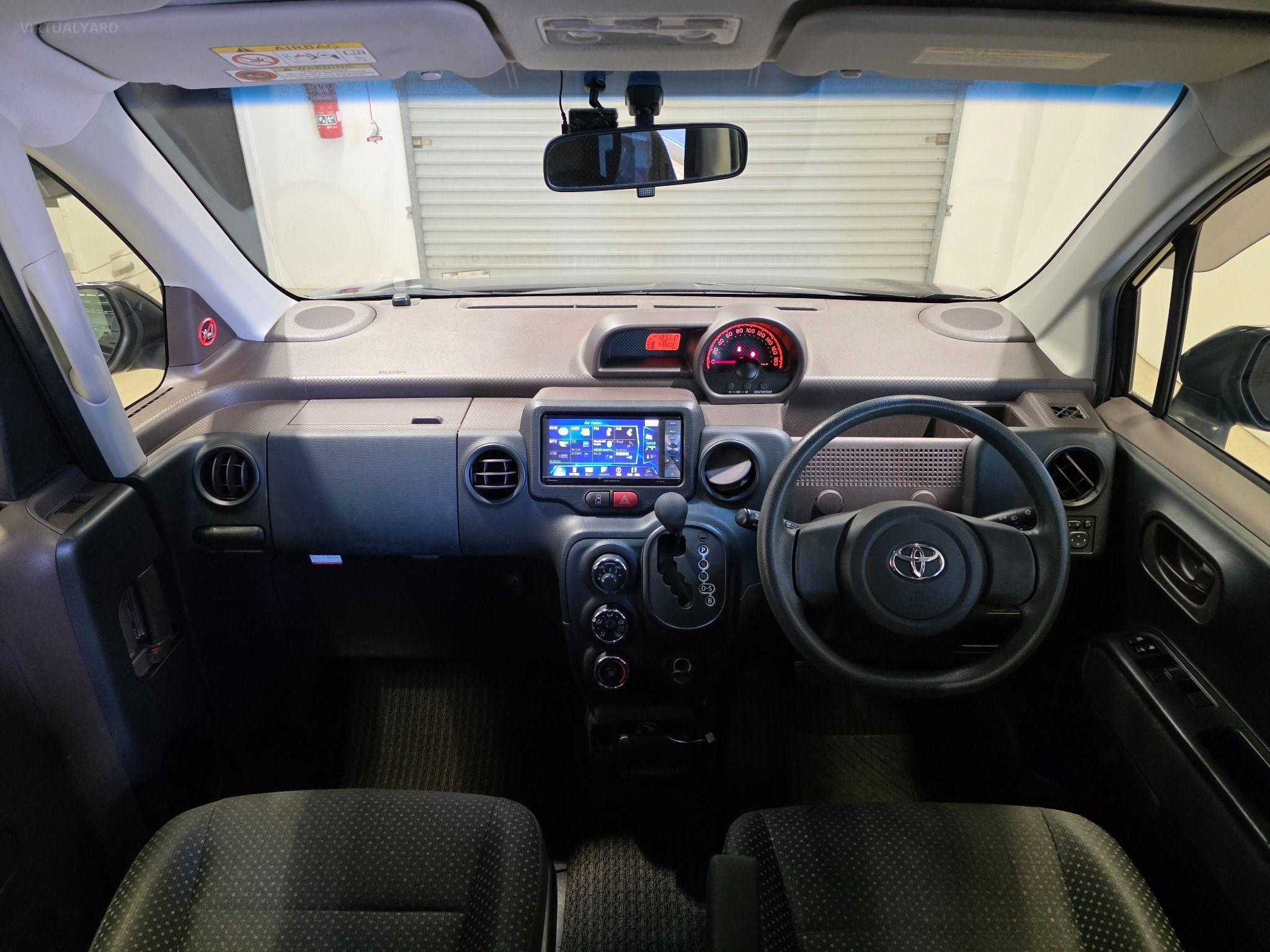 2015 Toyota Spade Y