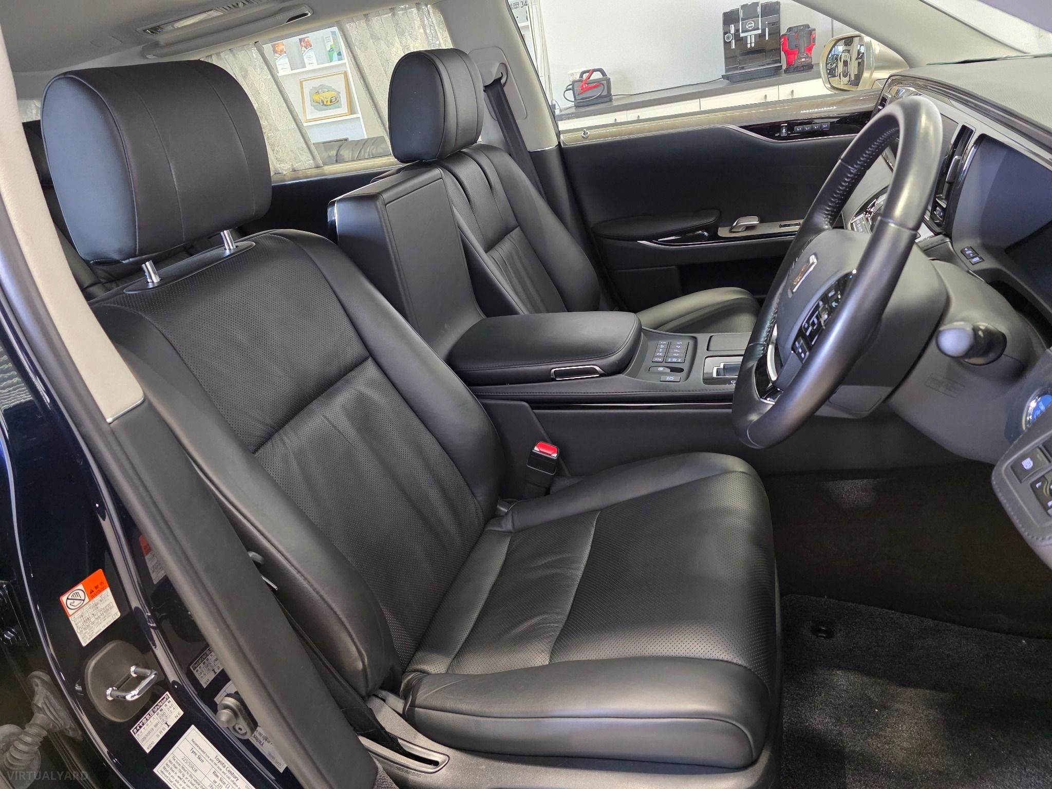 2019 TOYOTA Century V8 Hybrid UWG60