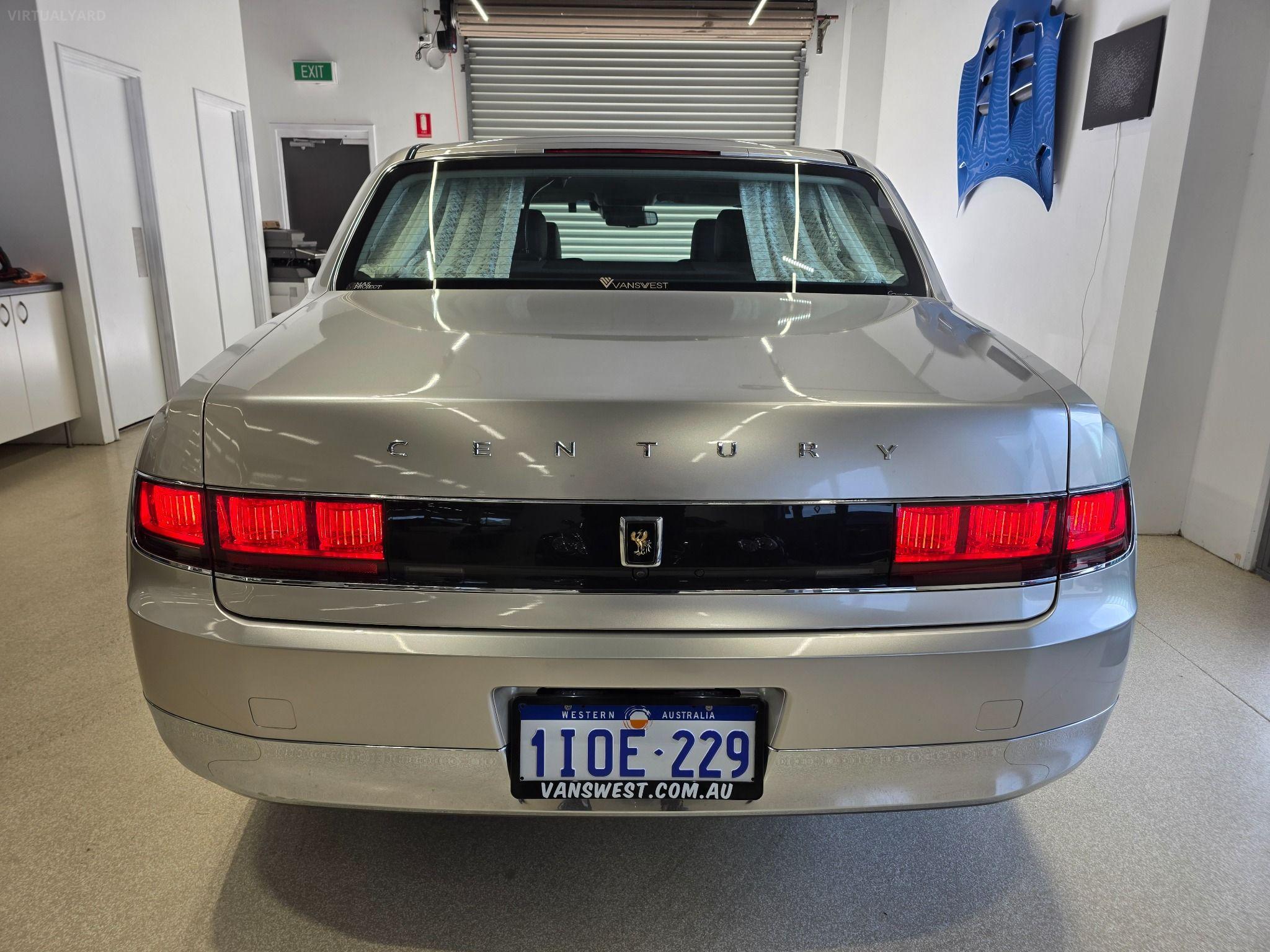 2019 TOYOTA Century V8 Hybrid UWG60