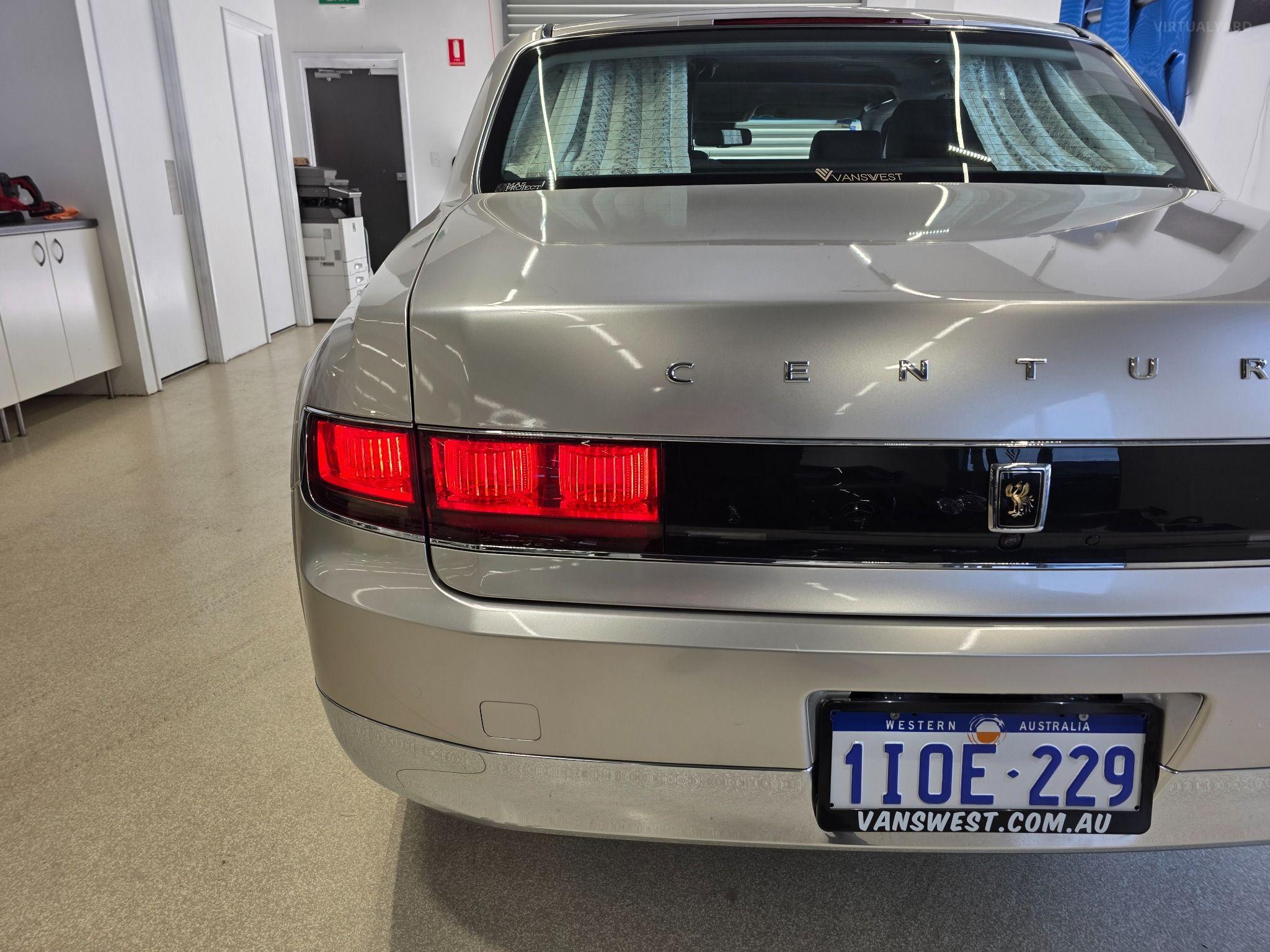 2019 TOYOTA Century V8 Hybrid UWG60