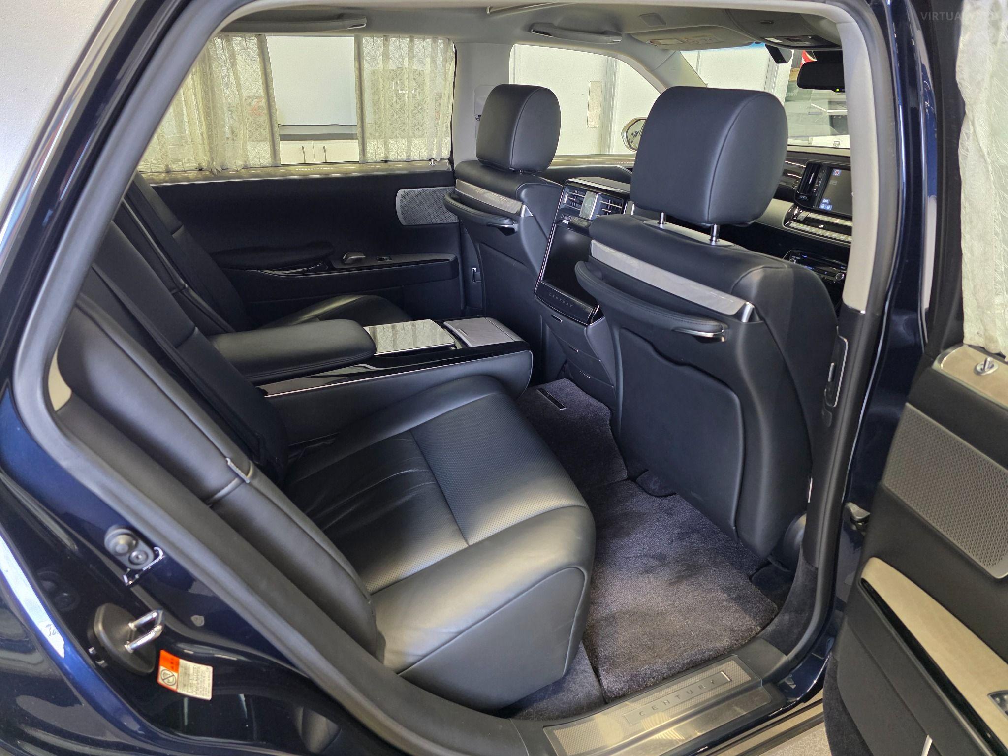 2019 TOYOTA Century V8 Hybrid UWG60