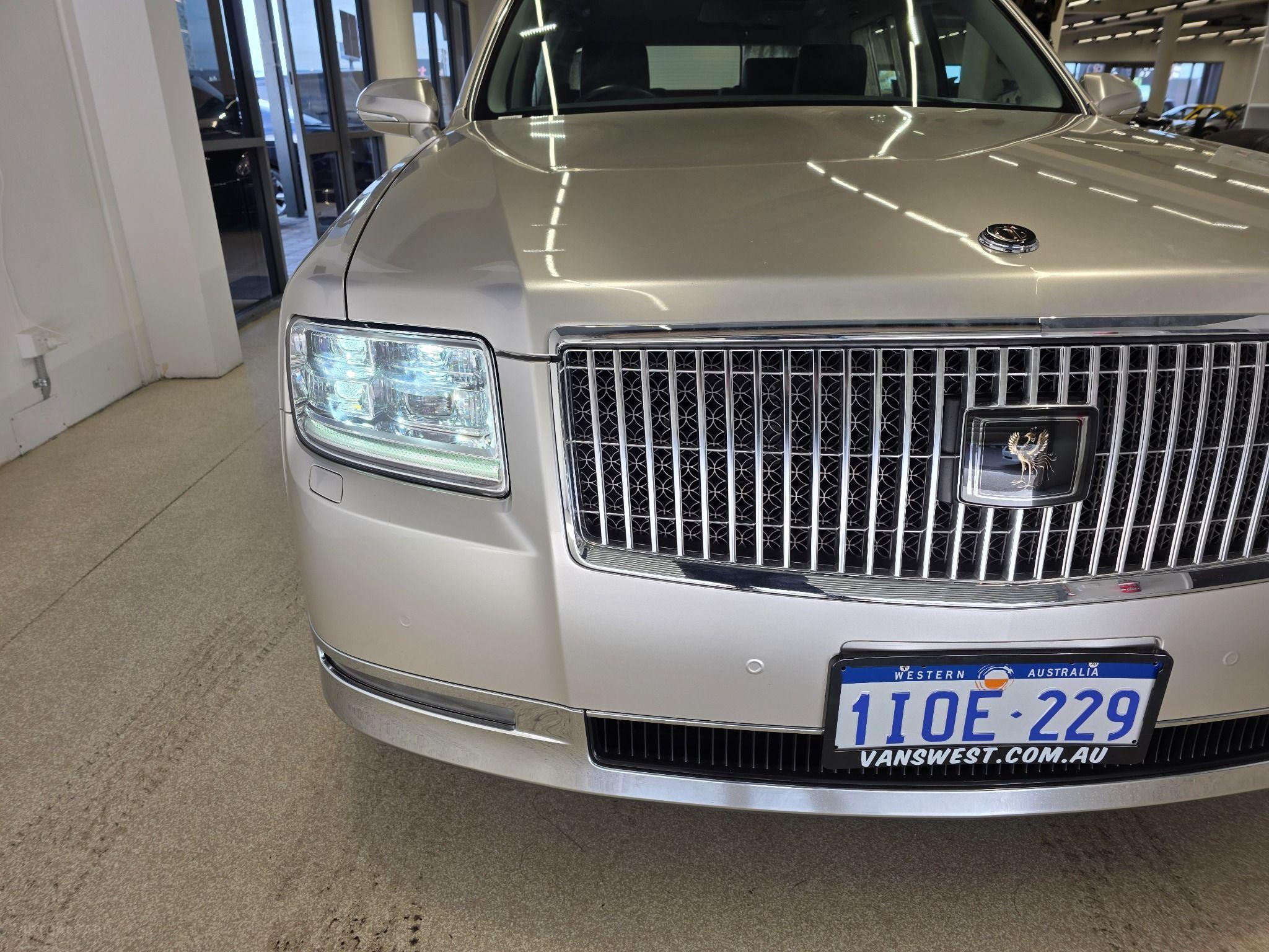 2019 TOYOTA Century V8 Hybrid UWG60