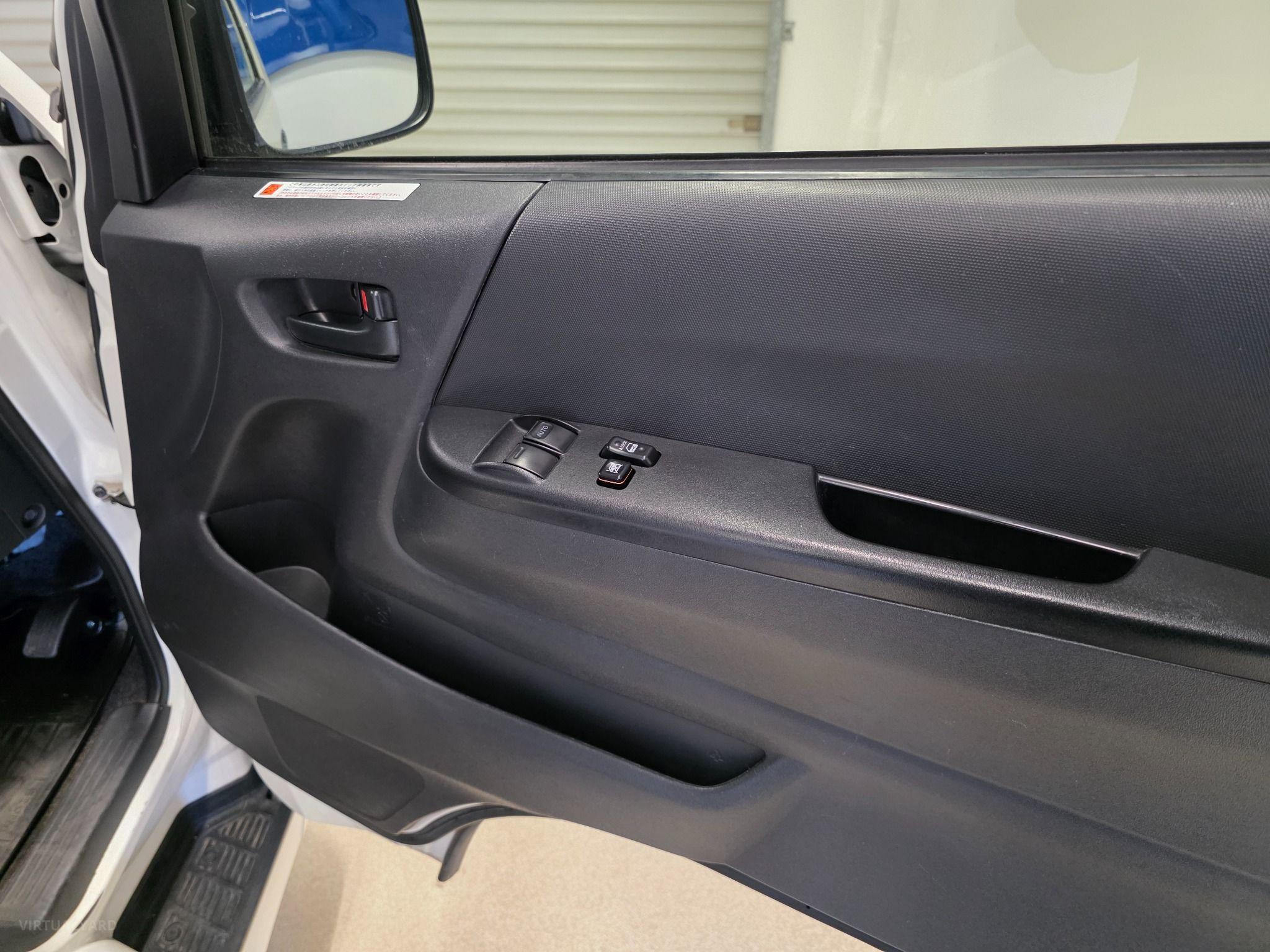 2014 Toyota Hiace WELCAB AWD KDH206