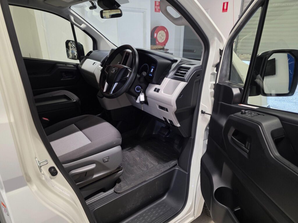 2024 TOYOTA HIACE LWB (4 DOOR OPTION) GDH300R
