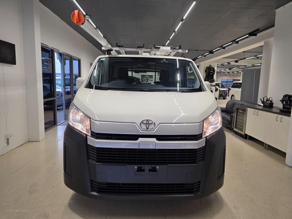 2024 TOYOTA HIACE LWB (4 DOOR OPTION) GDH300R