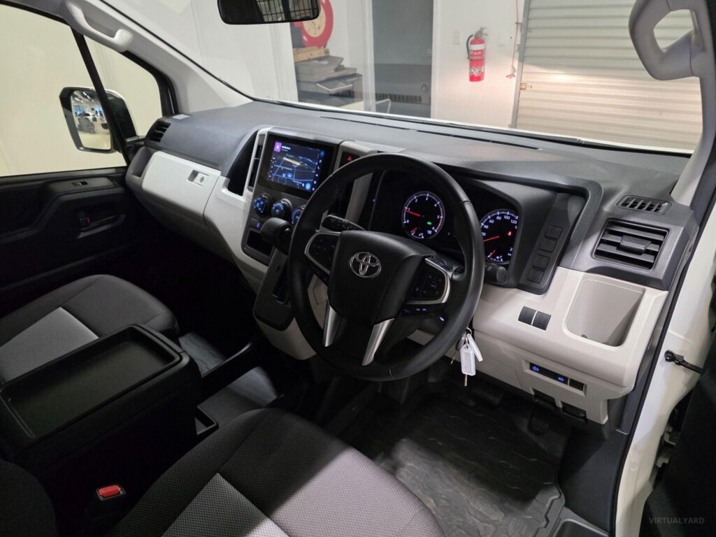 2024 TOYOTA HIACE LWB (4 DOOR OPTION) GDH300R