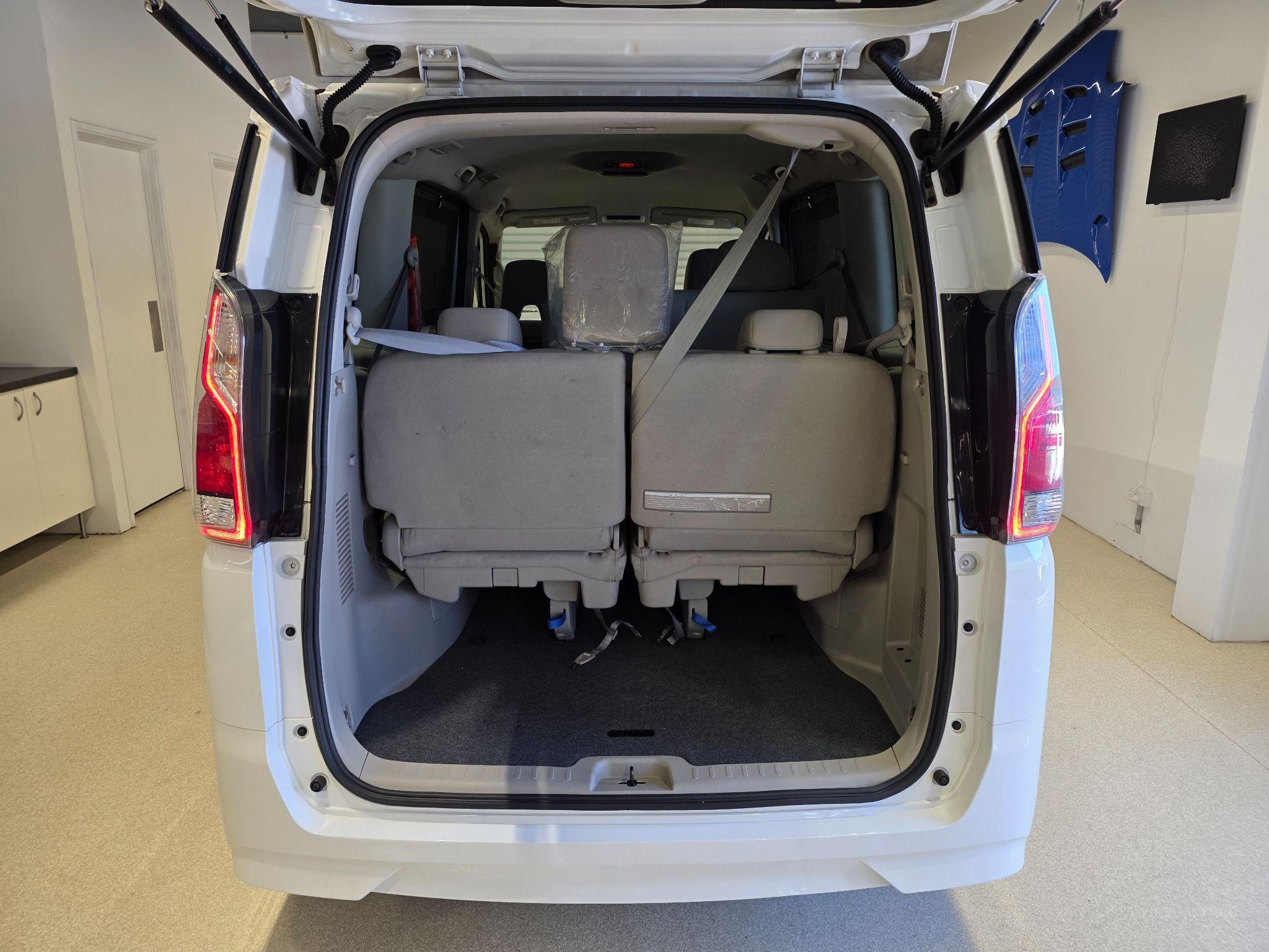 2017 NISSAN SERENA 8 Seater S-Hybrid X ANCIENTE GC27