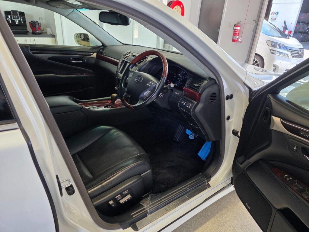 2006 LEXUS LS460 I PACKAGE USF40