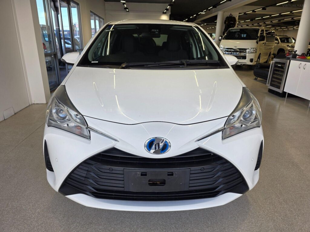 2019 TOYOTA VITZ HYBRID F 2WD NHP130