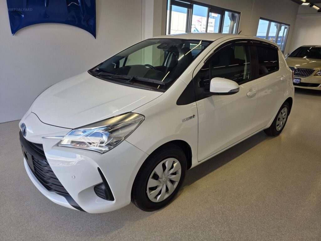 2019 TOYOTA VITZ HYBRID F 2WD NHP130