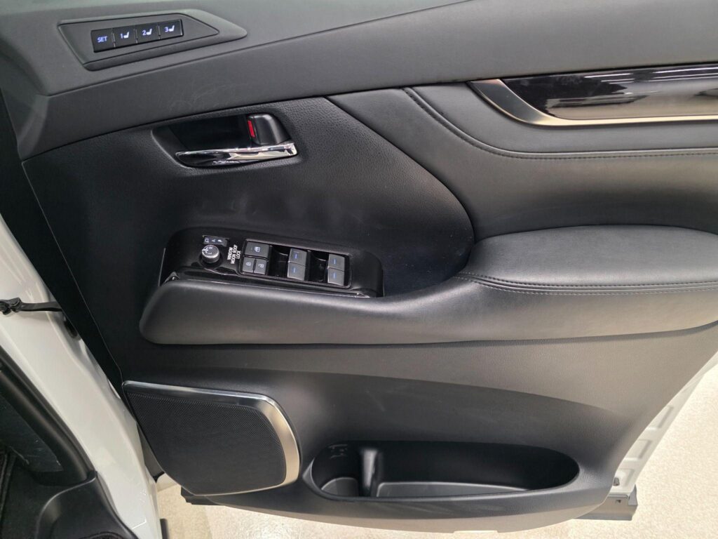 2021 TOYOTA ALPHARD HYBRID AWD AYH30