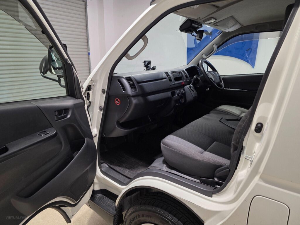 2019 TOYOTA HIACE DX LWB GDH201