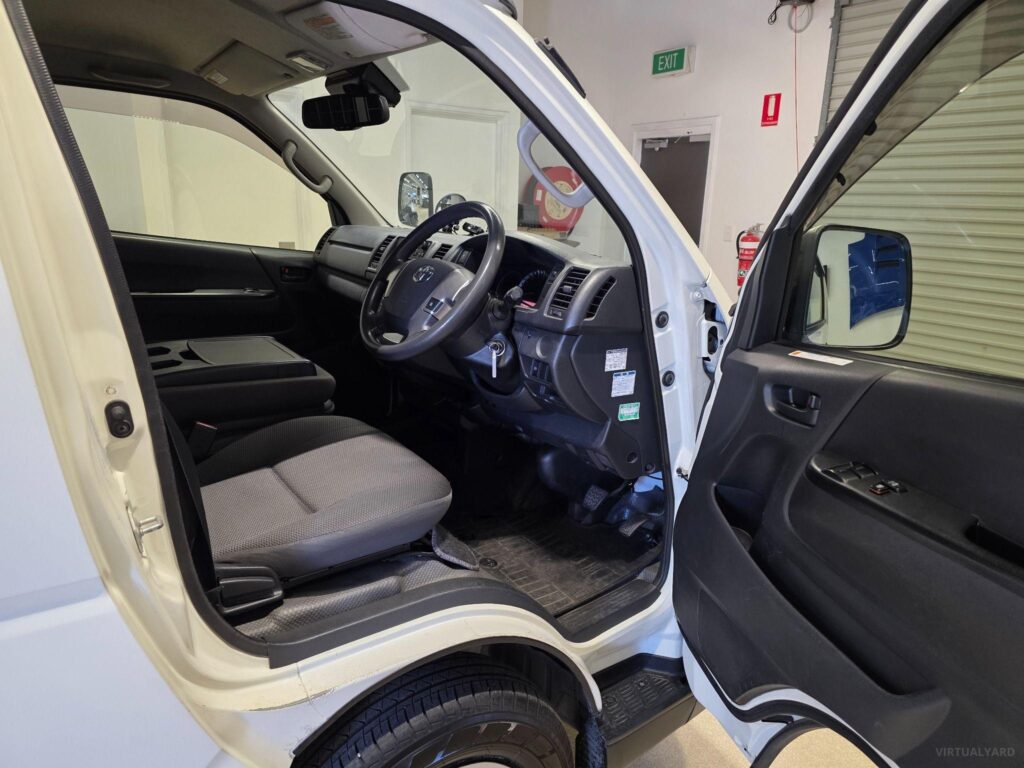 2019 TOYOTA HIACE DX LWB GDH201