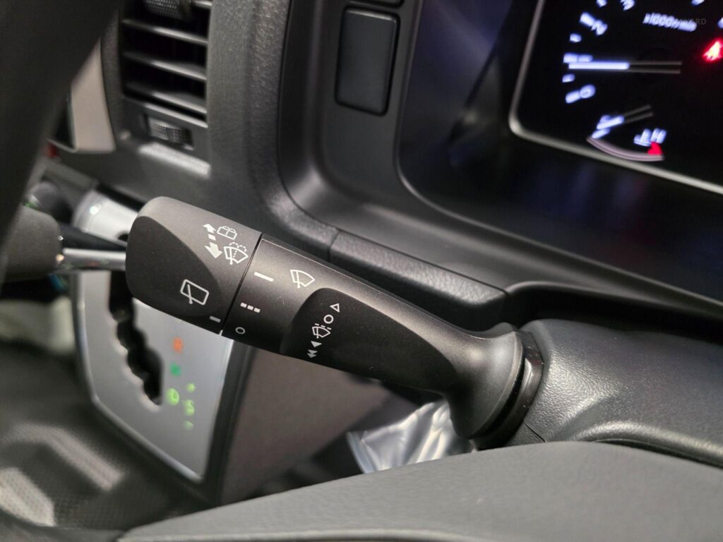 2024 TOYOTA HIACE DX LWB GDH201