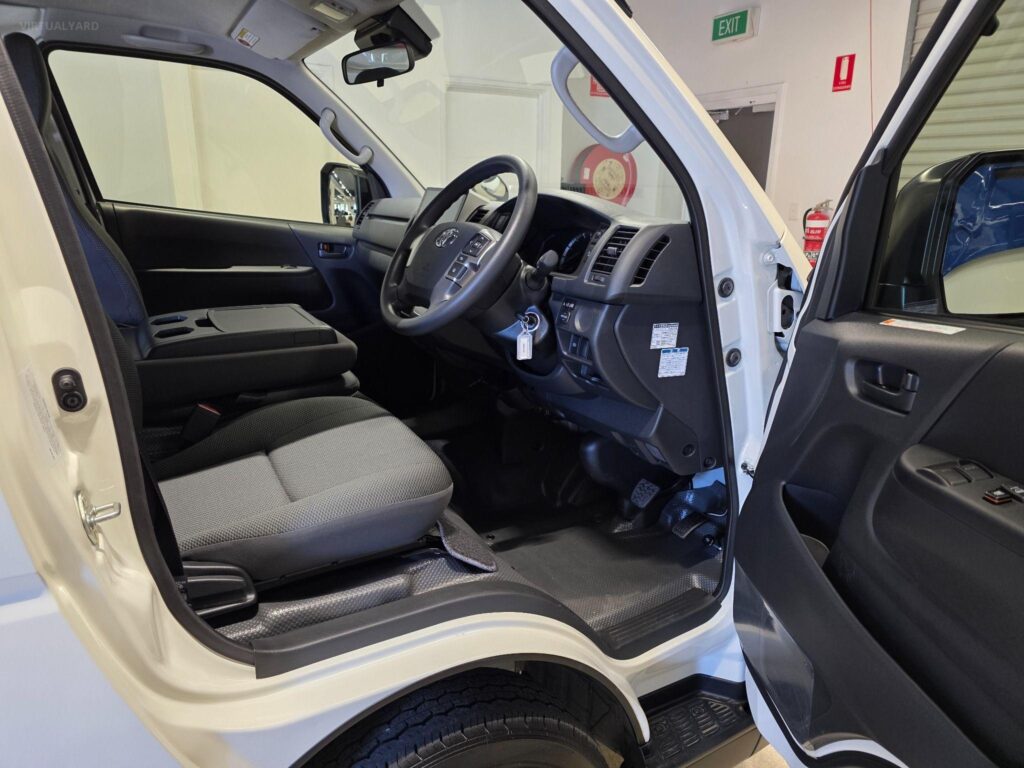 2024 TOYOTA HIACE DX LWB GDH201