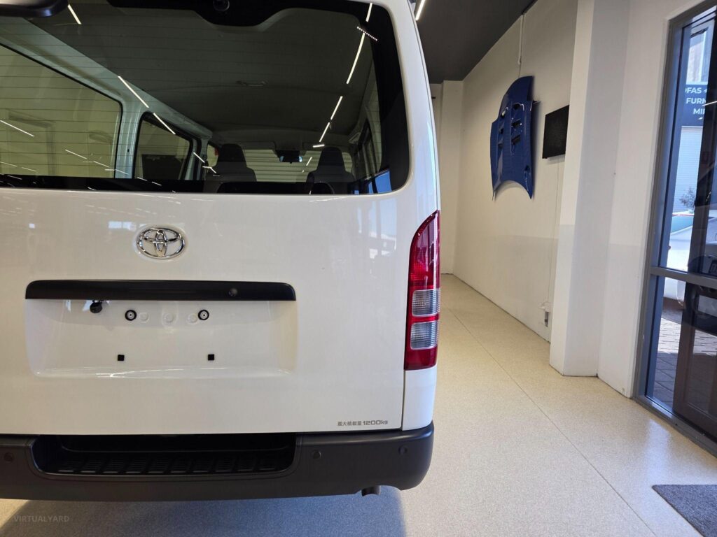 2024 TOYOTA HIACE DX LWB GDH201