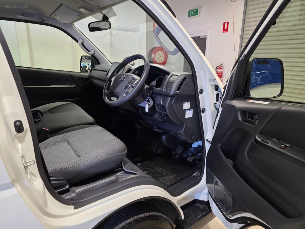2023 TOYOTA HIACE DX LWB GDH201