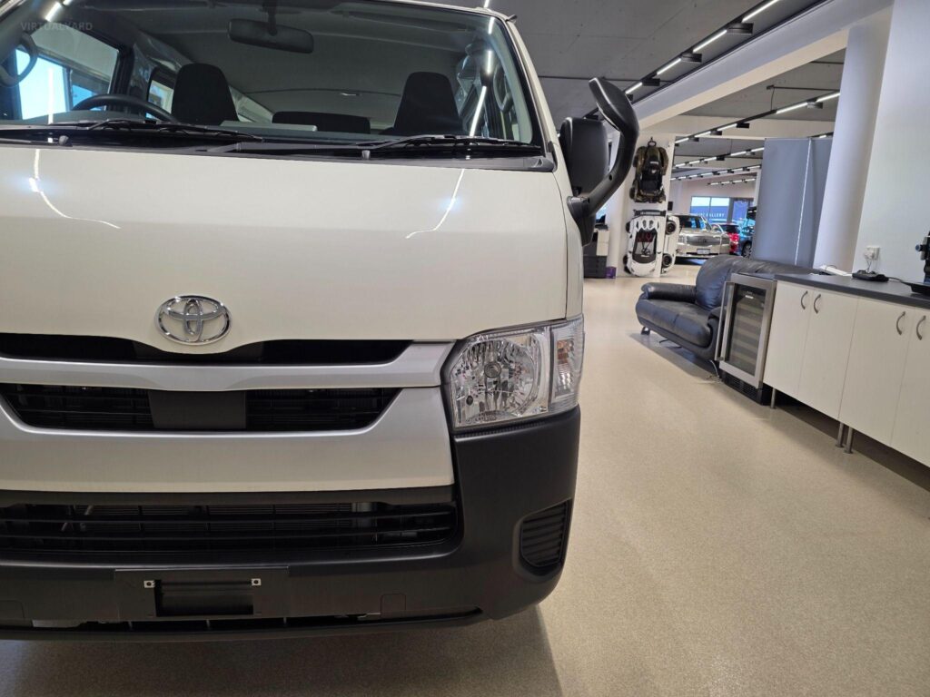 2023 TOYOTA HIACE DX LWB GDH201