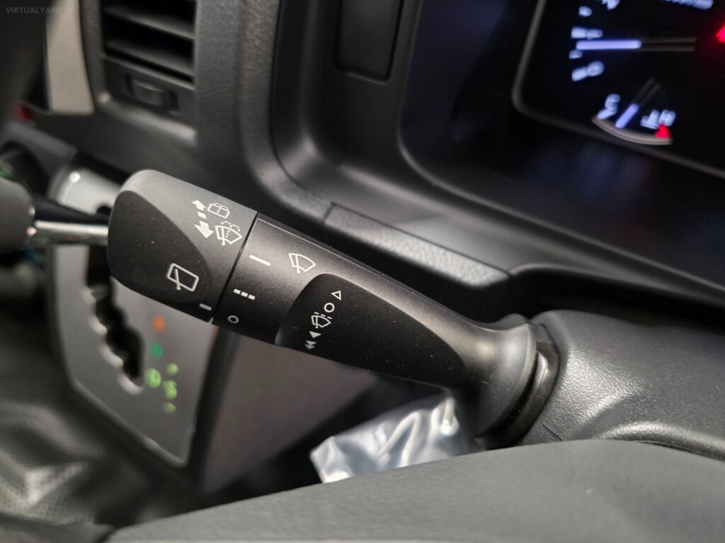 2023 TOYOTA HIACE DX LWB GDH201